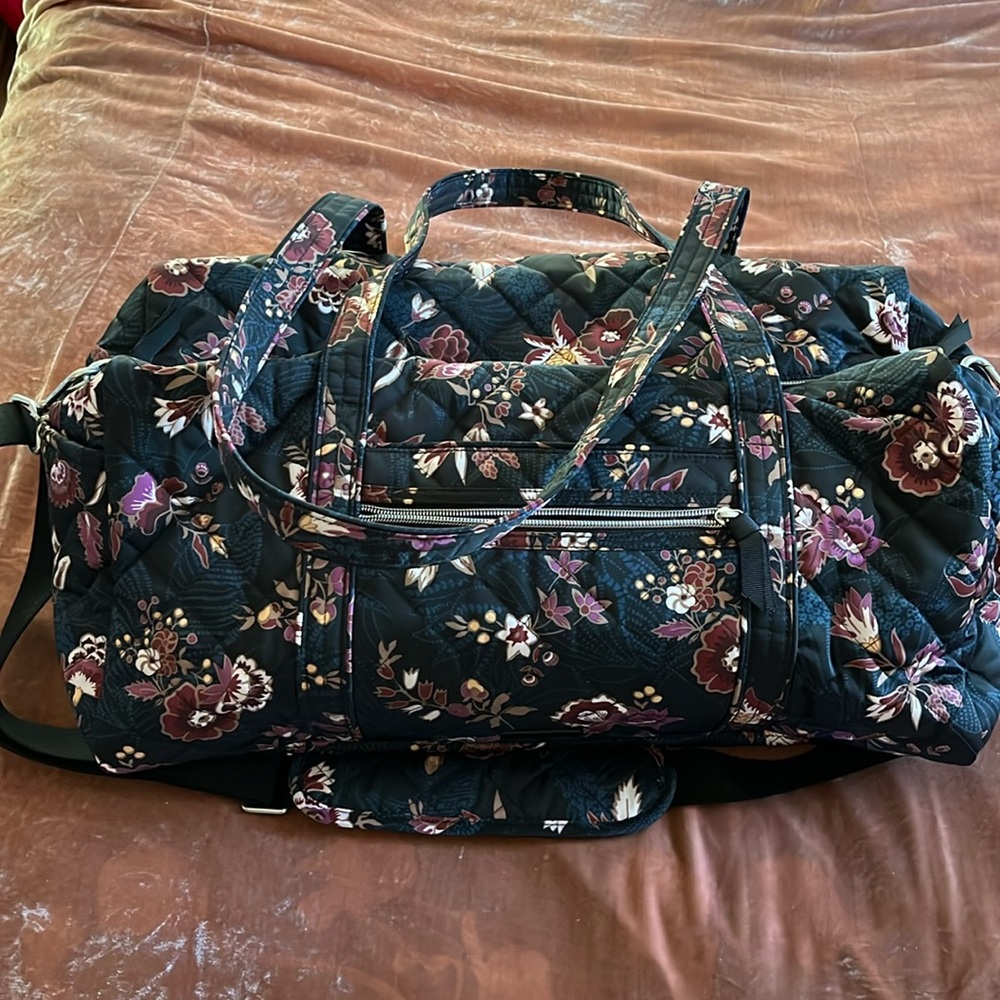 Like new!! Vera Bradley large travel bag
